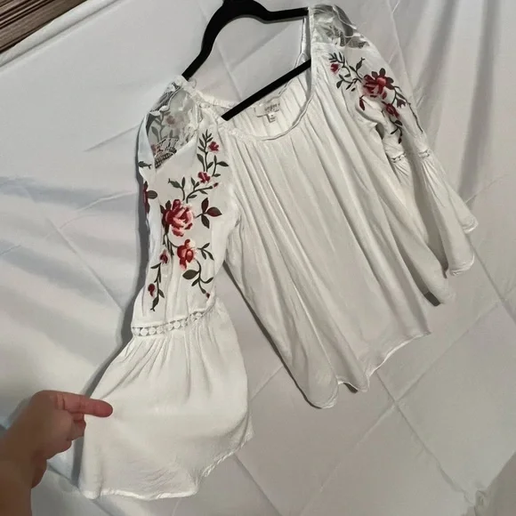 SOLD*** XL Boho Peasant Embroidered Bell Sleeve Poet Blouse - Picture 10 of 12